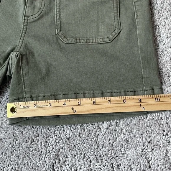 Simply Vera Vera Wang Green Shorts Size 2 Medium Rise Pockets Button Zip Closure - Picture 10 of 10